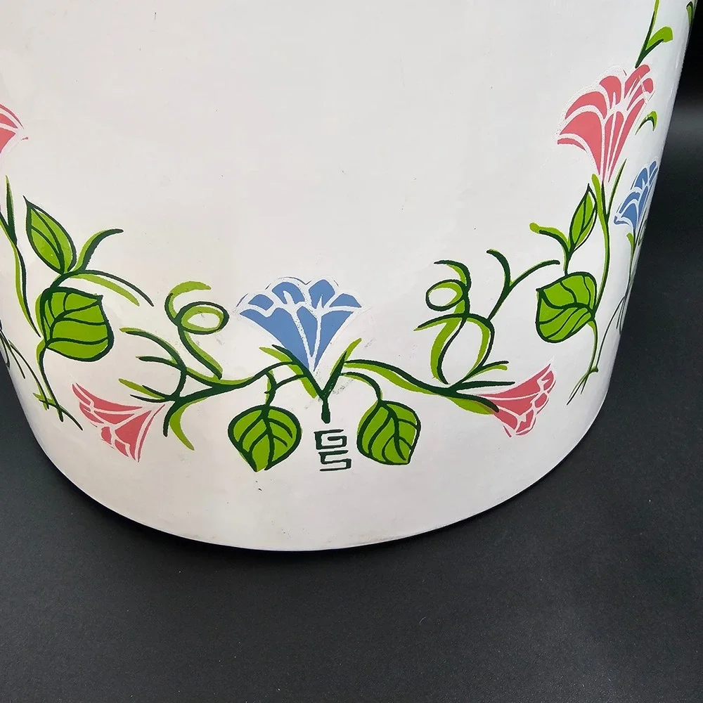 Vintage‎ 1960s Ice Bucket White Enamel Floral Lucite Handle MCM Barware